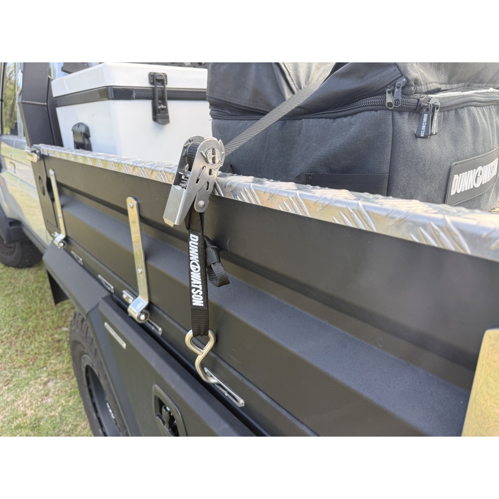 304 Stainless Steel Ratchet Straps Securing Load In 4wd Ute Tray